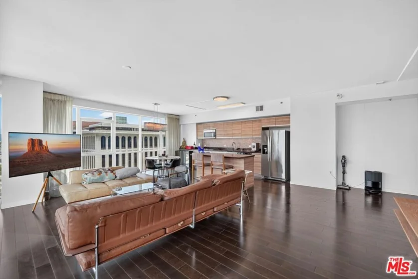 3785 Wilshire Boulevard #1212 photo 37