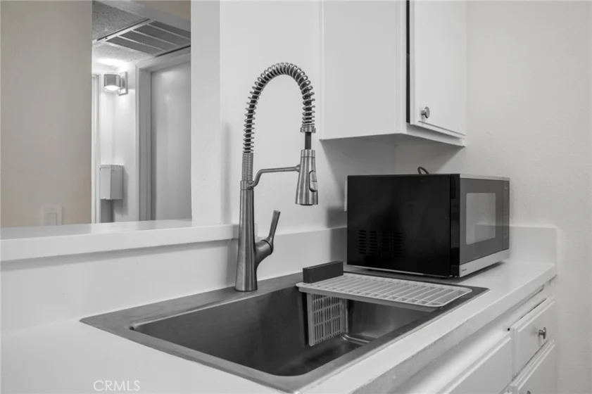 15425 Sherman #107A photo 3