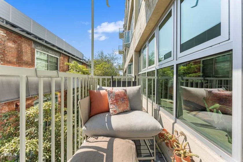 530 S Hewitt Street #244 photo 19