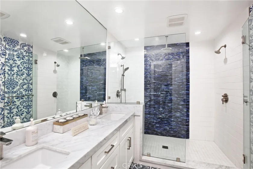 5227 N Marina Pacifica photo 8