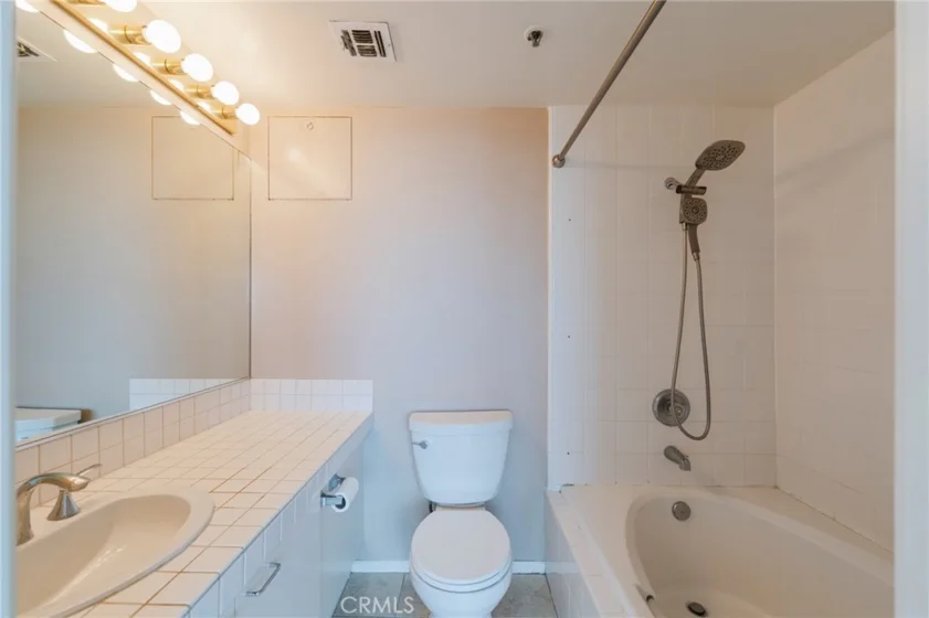525 E Seaside #1802 photo 10