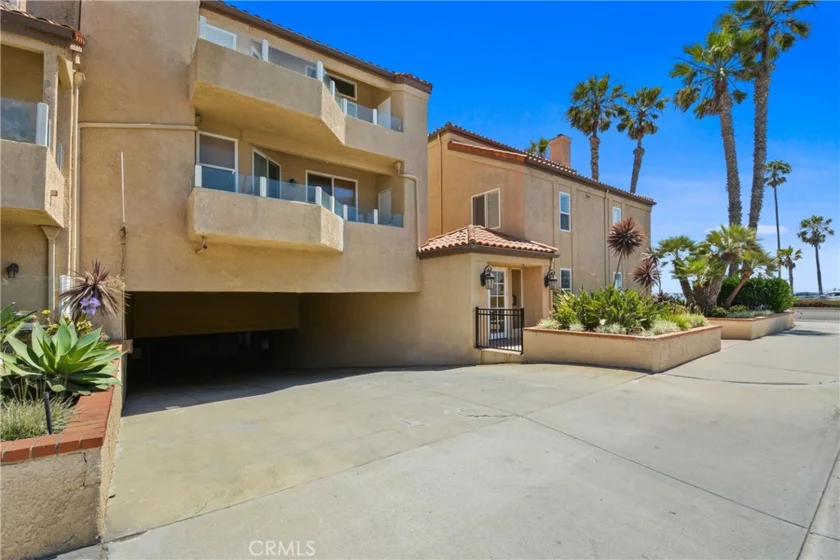 2000 Pacific Coast Hwy Apt 308 photo 12