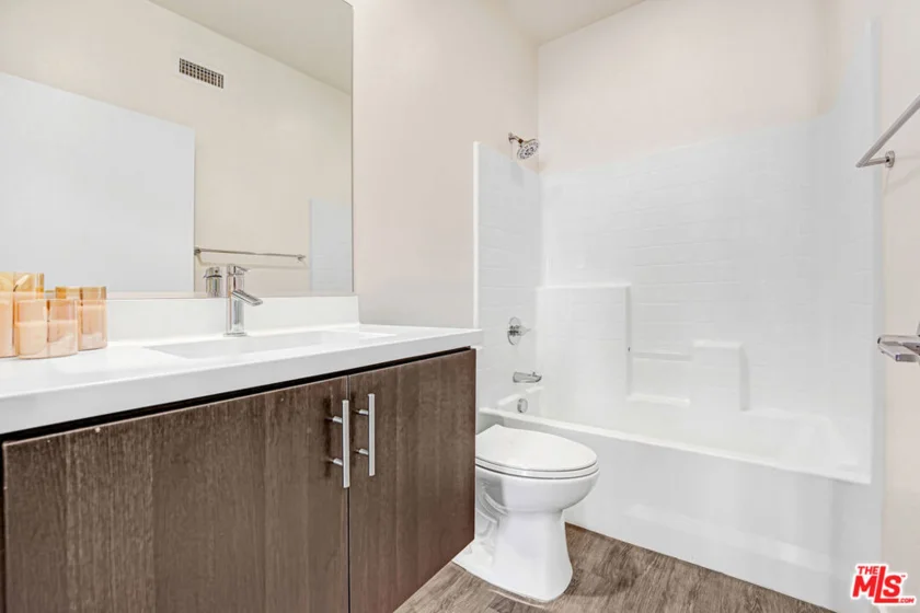 3945 Eagle Rock Boulevard #50 photo 7
