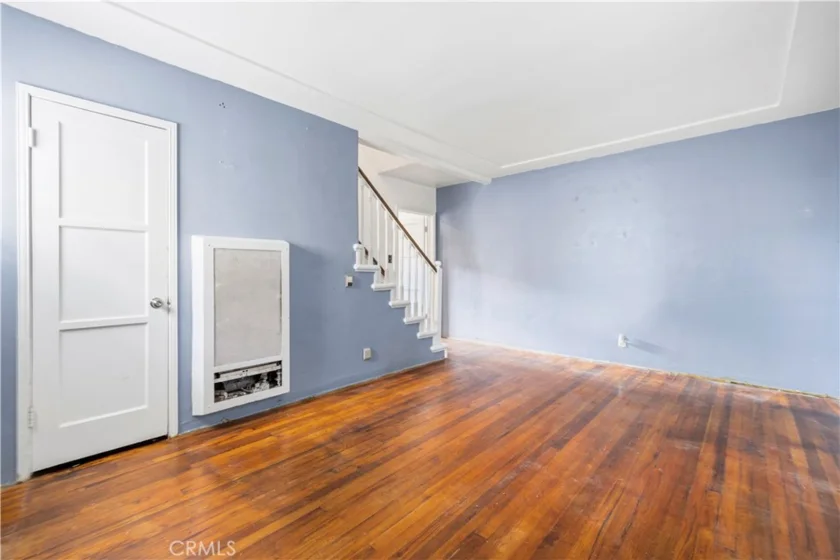 527 E Maple photo 9