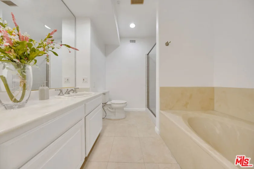 1872 Midvale Avenue #205 photo 26