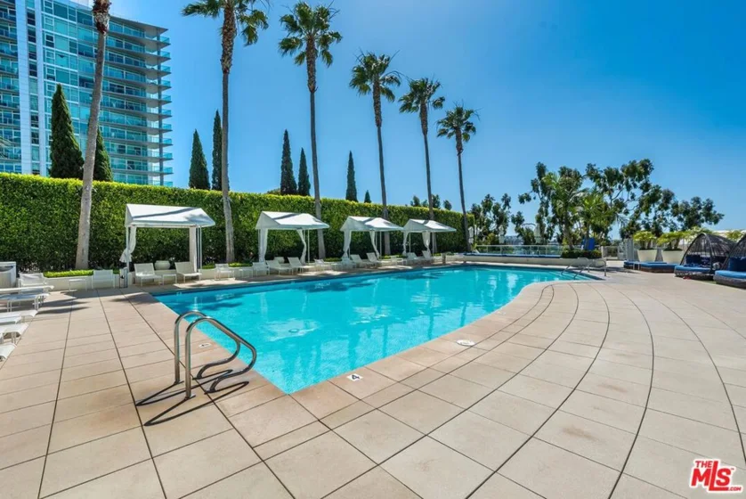 13700 Marina Pointe Drive #630 photo 53