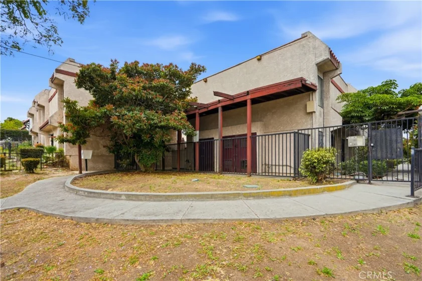 11401 Berendo Avenue #6 photo 15