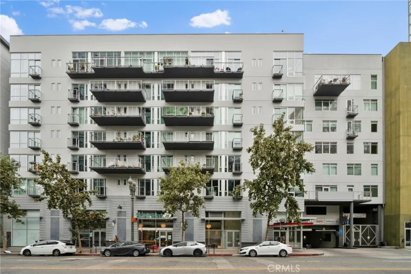 645 W 9th Street #424 photo 29