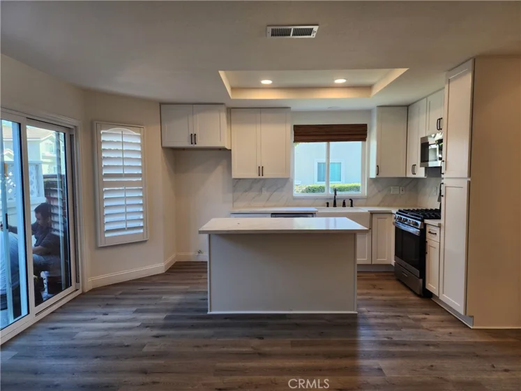 168 Greenmoor #72 photo 11