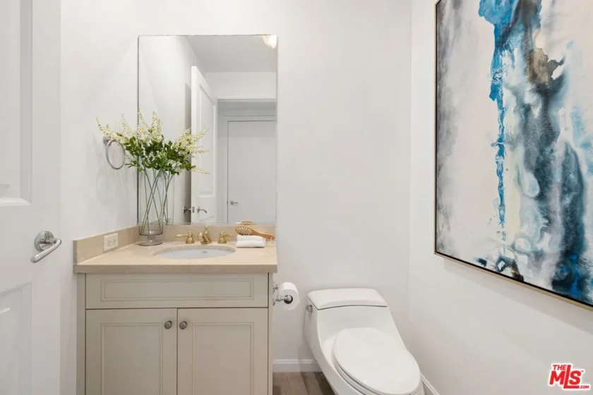 10727 Wilshire Boulevard #1001 photo 20