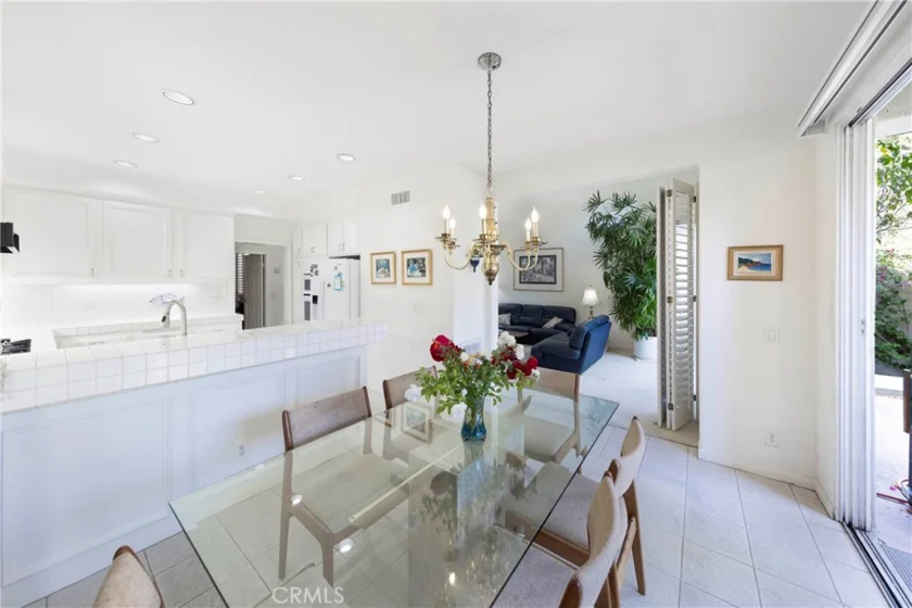 8 Longbourn Aisle photo 8