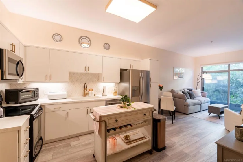 889 Date Street #205 photo 29