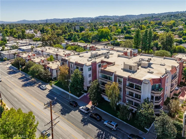 17140 Burbank #207 photo 34