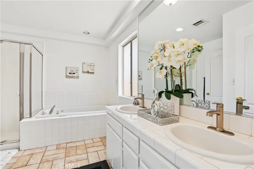 18334 Keswick Street photo 29