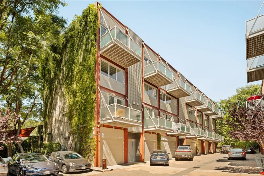 3450 W Cahuenga #907 photo 12