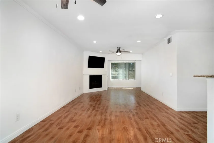 5525 Canoga Avenue #124 photo 3