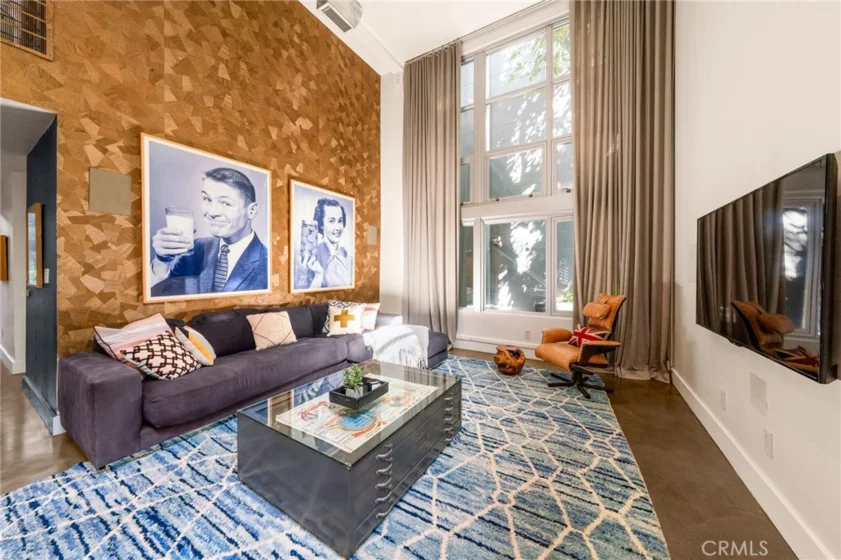 1037 N Laurel Avenue #11B photo 6