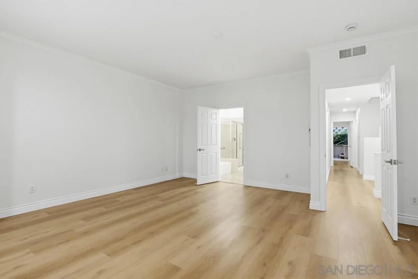 2078 San Diego photo 8