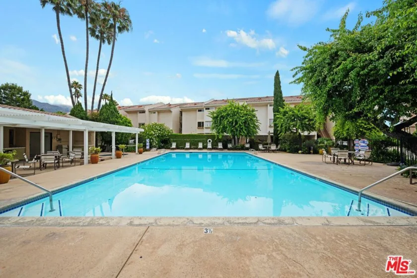 23908 De Ville Way #A photo 37