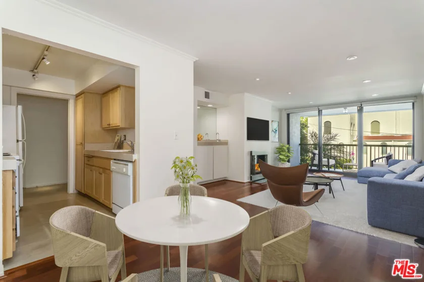 906 N Doheny Drive #219 photo 1