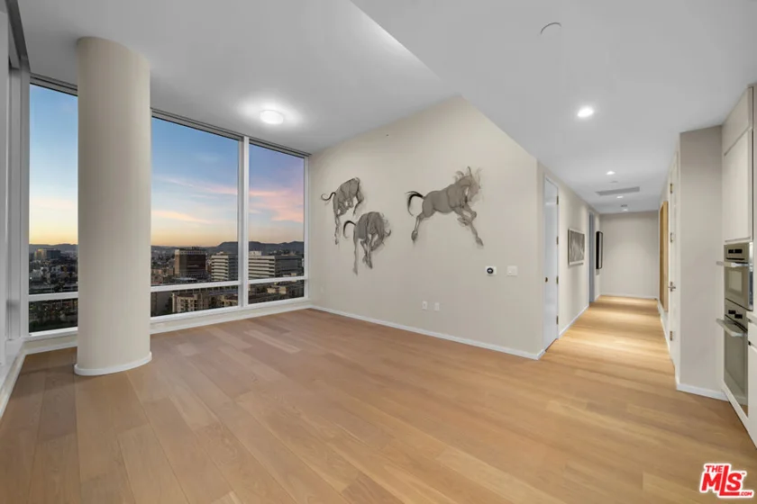 877 Francisco Street #2211 photo 2