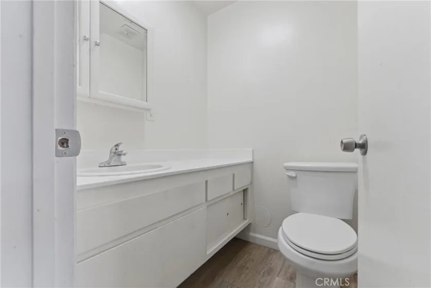 7085 Fulton photo 32