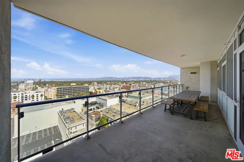 3785 Wilshire Boulevard #1607 photo 1