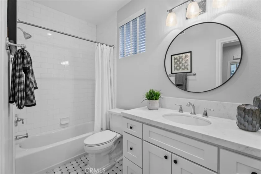 59 Colony photo 17