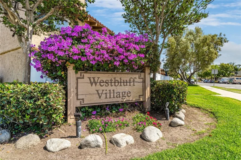 1075 Westward Lane #28 photo 1