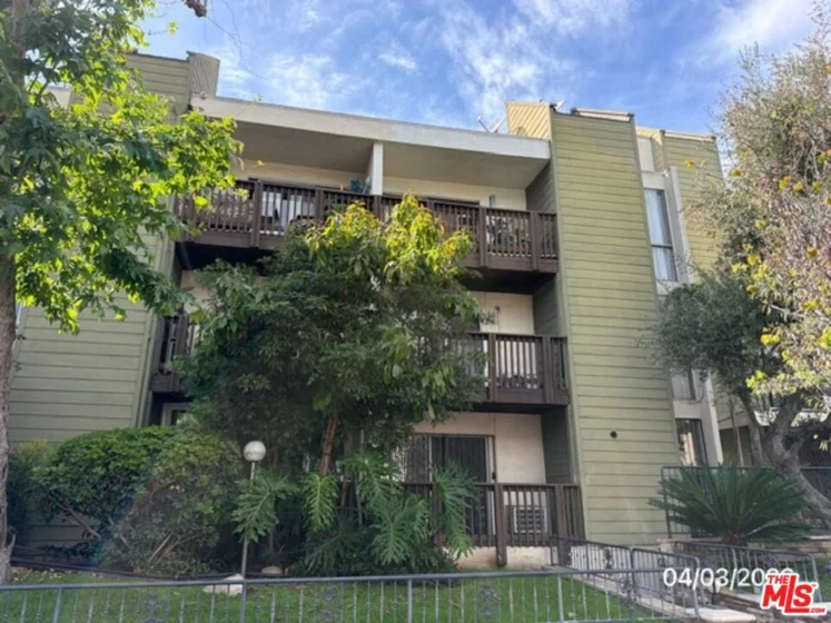 525 S Ardmore Avenue #242 photo 2