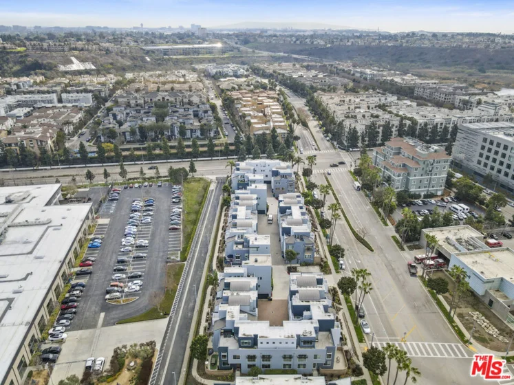 5400 Playa Vista Drive #23 photo 44