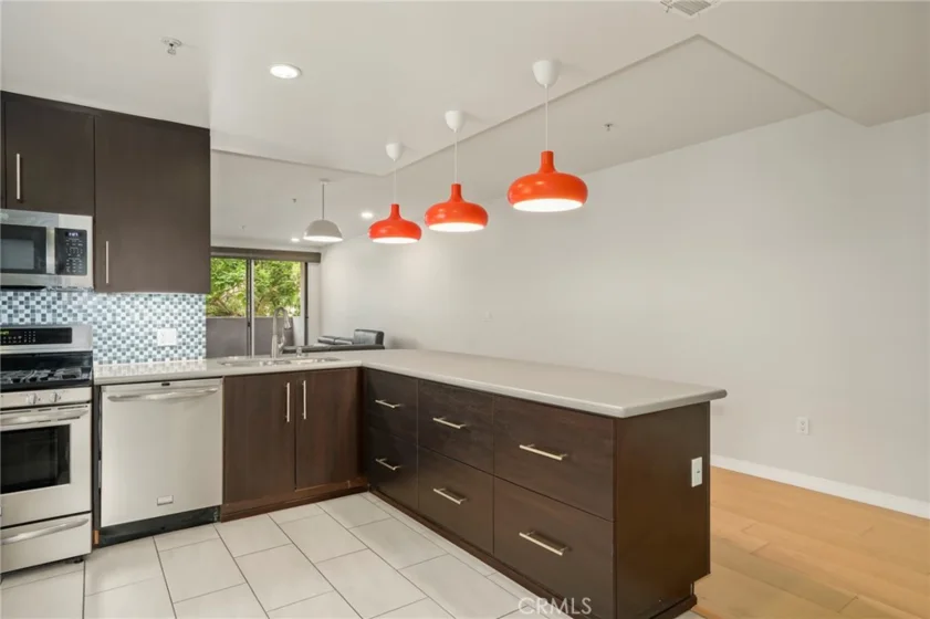 540 S Kenmore Avenue #203 photo 7