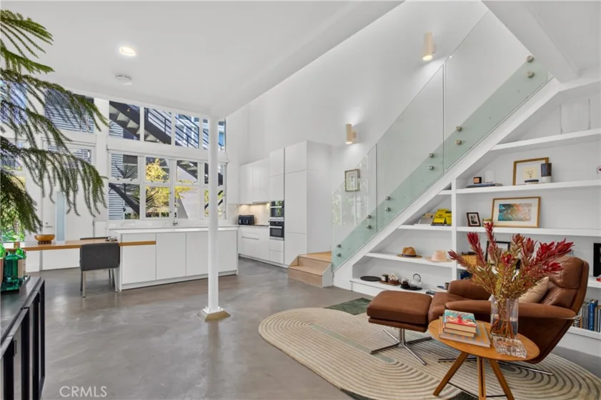1037 N Laurel Avenue #1 photo 13