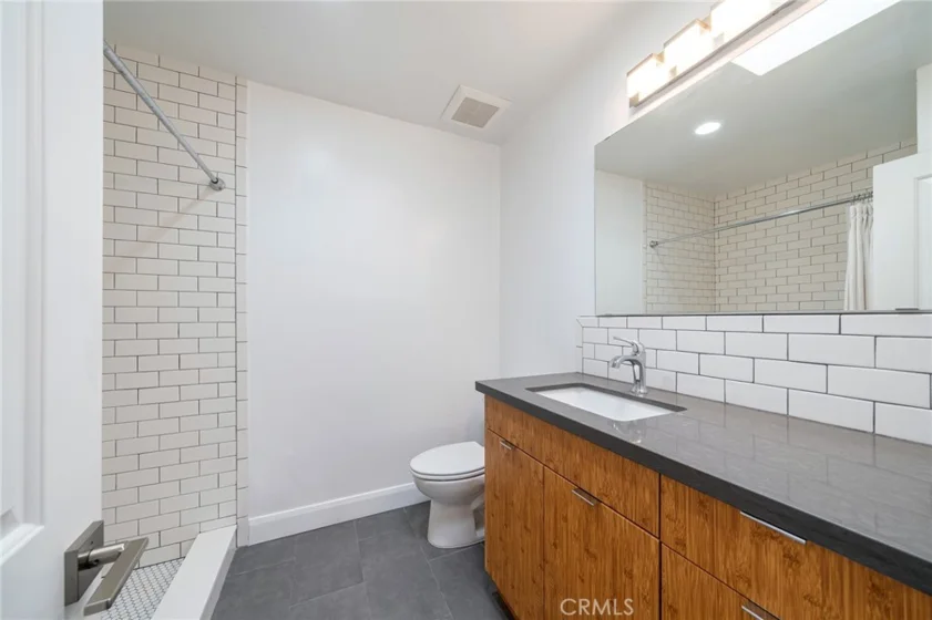 1601 Veteran Avenue #301/302 photo 22