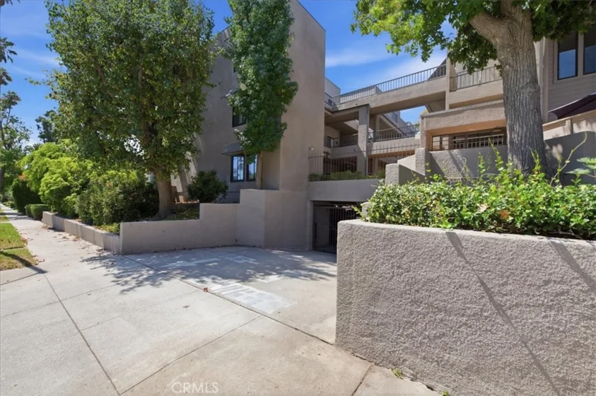 1310 E Orange Grove #102 photo 6