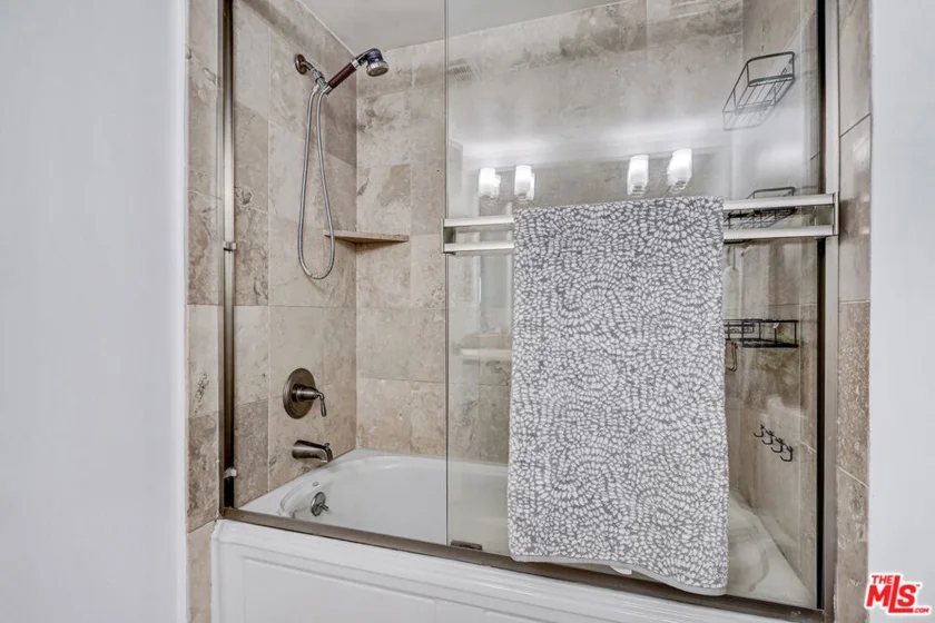 1520 S Shenandoah Street #304 photo 10