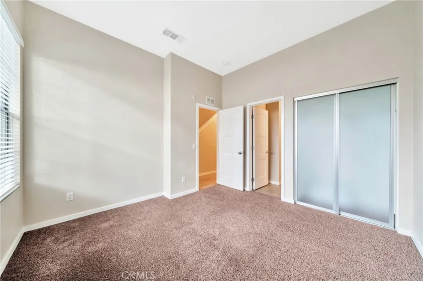 563 W Maple Avenue photo 13