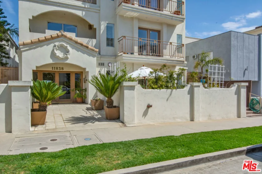 11838 Kiowa Avenue #101 photo 28