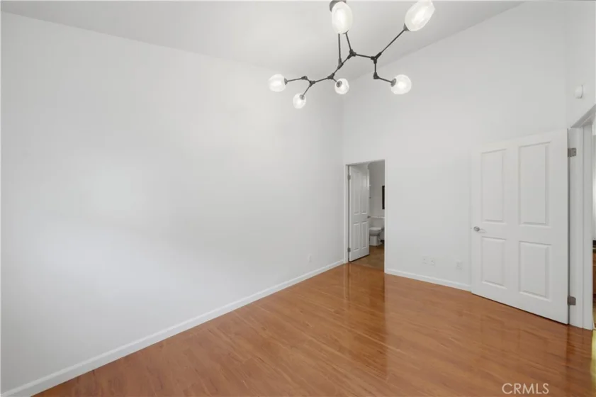 1554 N Hobart #2 photo 15