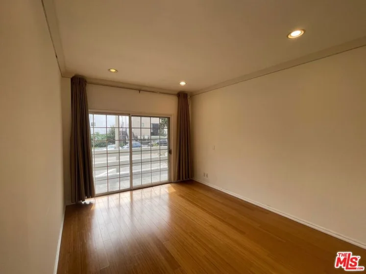 1840 Veteran Avenue #106 photo 27