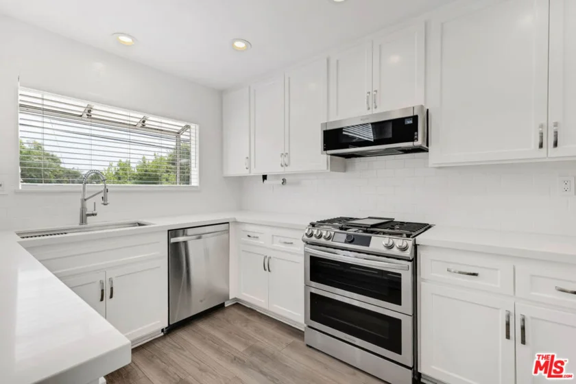 2550 S Centinela Avenue #106 photo 5