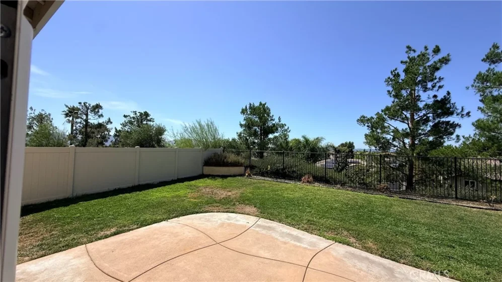 42641 Hussar Court photo 20