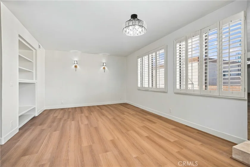 17140 Burbank #207 photo 5