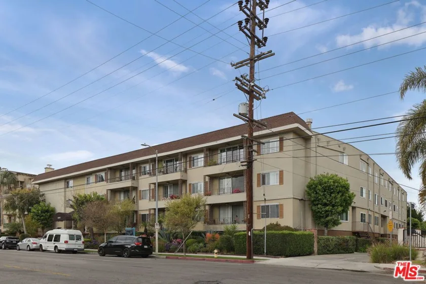 10707 Camarillo Street #314 photo 1