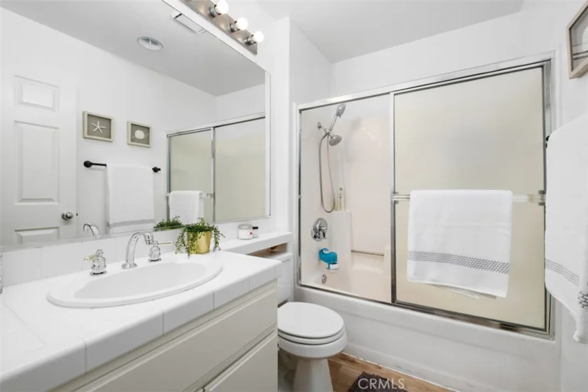 67 Tradewinds photo 24