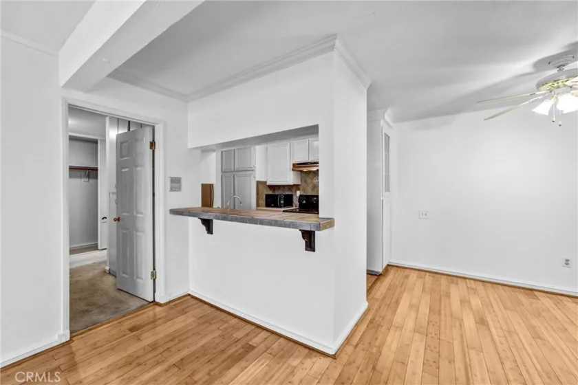 5334 Lindley Avenue #219 photo 13