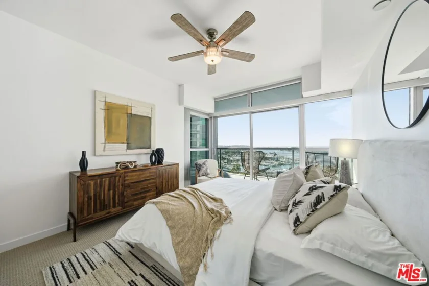 13650 Marina Pointe Drive #1603 photo 24