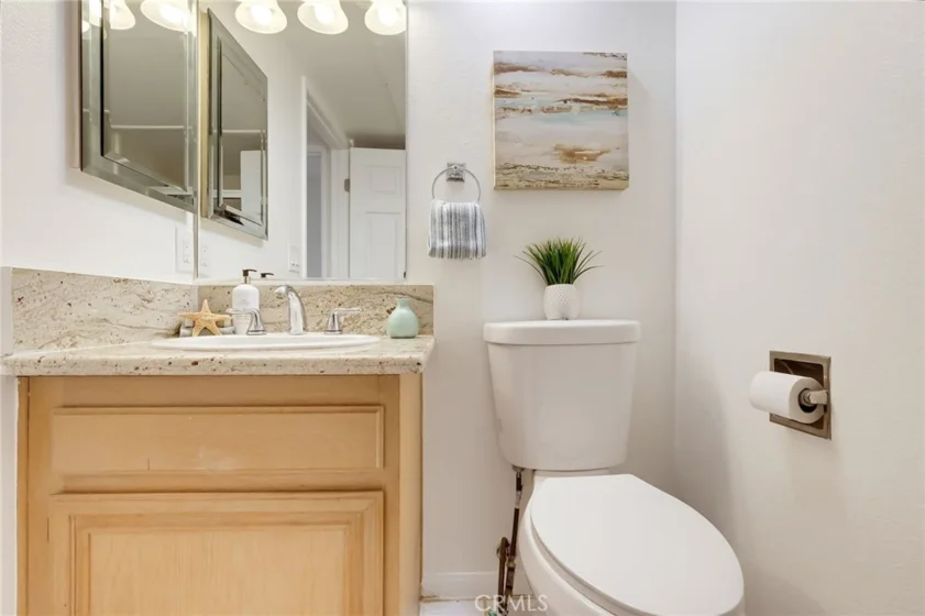 1073 W 9th Street #202 photo 26