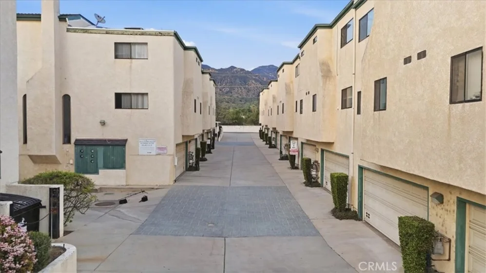 14325 Foothill #9 photo 34