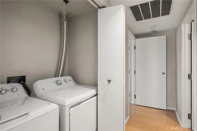 525 E Seaside #403 photo 28